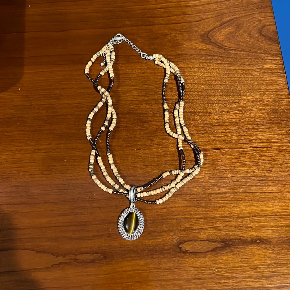 Adjustable necklace maximum length 18 inches